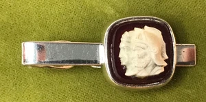 Men’s Vintage Tie Clip Roman Soldiers Gladiators Silver Tone Red Lucite - Picture 1 of 6