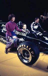LOTUS 94T ELIO DE ANGELIS NIGEL MANSELL LAUNCH 1983 35MM SLIDE PHOTOGRAPH - Picture 1 of 1