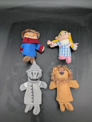 Juego de 4 marionetas de dedo del Mago de Oz Dorothy Espantapájaros León Hombre de hojalata Foto 1 de 4