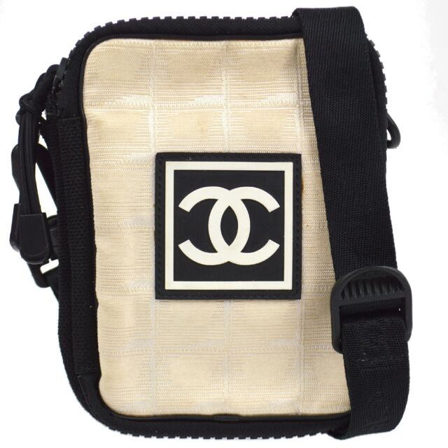 Snag the Latest CHANEL Crossbody Bags & Handbags for Women with