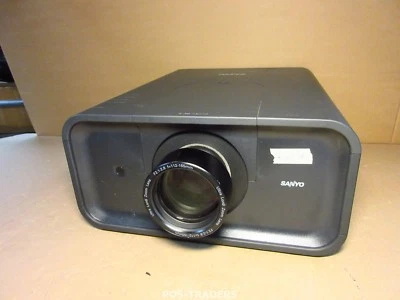 SANYO PLC-XP200L Projector Beamer 3LCD XGA VGA 7500 LUMENS - 795 HOURS LAMP - Bild 1 von 4