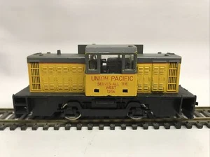 Vintage AHM 5011C HO Center Cab Locomotive  Union Pacific  1214 - Picture 1 of 6