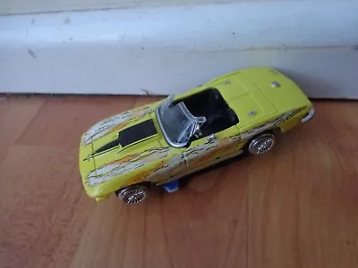 CORGI NEWRAY XTREME MACHINES 1:43 - CLASSIC 1967 CHEVROLET CORVETTE YELLOW CAR - Image 1 of 2