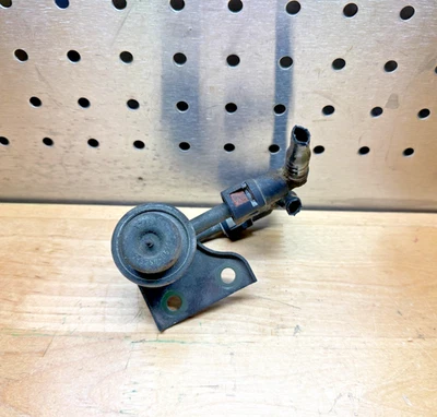 1999-2005 Mazda Miata Mx5 Oem Fuel Pressure Regulator Hose Line Bracket NB 99-05 - Image 1 of 4