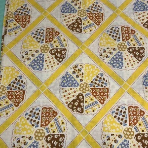 Vintage Cotton Polyester Blend Muslin Flower Block Print Cheater Quilt Backing - Picture 1 of 9