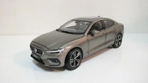 1:18 VOLVO S60 R-DESIGN SEDAN SAND (FULL OPEN) DIECAST CARS DEALER BOX - Picture 1 of 10