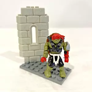MEGA BLOKS TMNT OUT OF THE SHADOWS RAPH FIGURE FROM LAIR HIDEOUT BUILDING SET - Picture 1 of 4