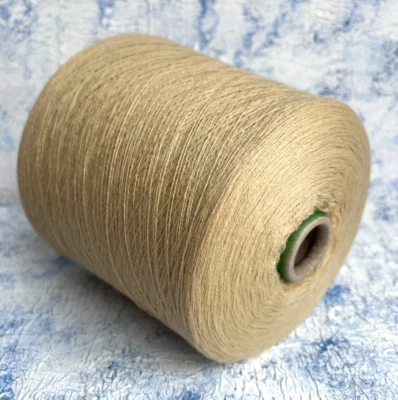 Fio 100% cashmere Loro Piana 2/27 100g/1350m cor baunilha, por 100g/3,52 oz - Imagem 1 de 4