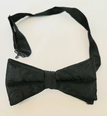 20 世纪 80 年代 1990 年代丝质黑色优雅夹子颈部可调节领结纹理  — 第 1/4 张图片