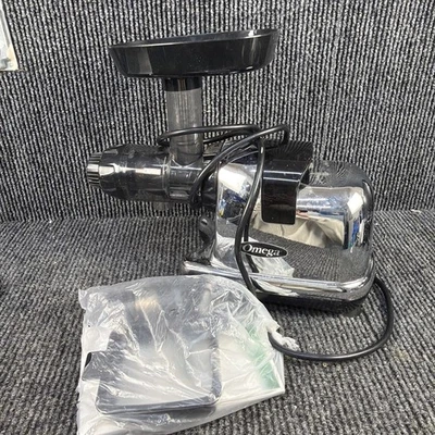 Omega 8006 Nutrition Center Quiet Dual Stage Slow Speed Masticating Juicer - Image 1 of 4