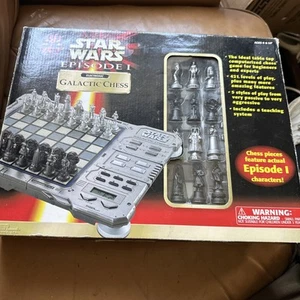 BIN STAR WARS EPISODIO 1 SCACCHI GALATICI ELETTRONICI 1999 (PER RICAMBI O RIPARAZIONE) - Foto 1 di 16