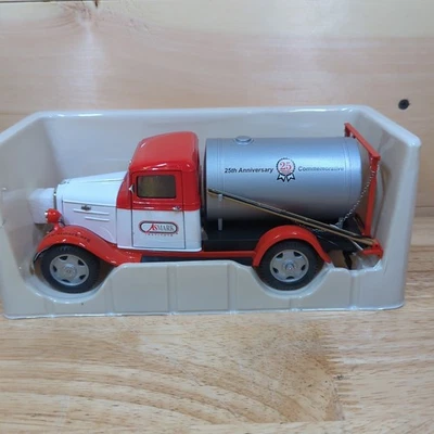 Asmark Crown Premiums 1935 Chevy Sprayer Truck 1/24 Die Cast Model Farm - Image 1 of 4
