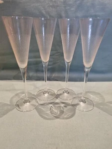 Simplistic Set Of 4 Frosted Striped Trumpet Crystal Glass Champagne Glasses GC - Picture 1 of 5