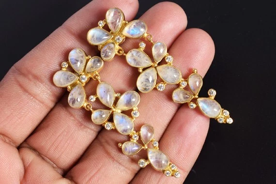 Pendientes de araña colgantes de piedra lunar arco iris chapados en oro joyería de plata de ley Foto 1 de 4