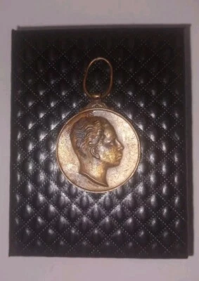 Original Iraq 1953 Vintage Iraqi Kingdom  Medal King Faisal 2 - Image 1 of 4