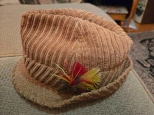Sombrero para hombre Fedora marrón claro pana 7 1/2 ribete de plumas de Delta Force - Imagen 1 de 5
