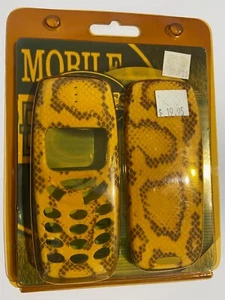 Nokia 3310,3330 Front & Rear Cobra ST Coloured Covers plus Keypad HNK33COBRAST - Picture 1 of 2
