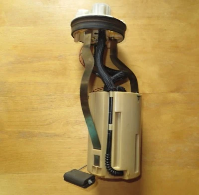 Bomba de combustible fuel pump pompa benzina Alfa Romeo Spider GTV 916 60655432 Bosch Foto 1 de 4