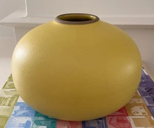 Heath Ceramics Bulb Vase Lemongrass Discontinued Glaze - Picture 1 of 14