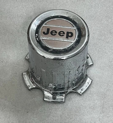 1968 - 1984 Jeep J10 J20 4WD Cherokee Wagoneer Center Cap  5361652 , 5361653 - Image 1 of 4