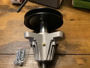 Deck Spindle P# 918-06991. - Picture 1 of 3