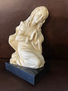 Figura Belén María Rezando - Imagen 1 de 9
