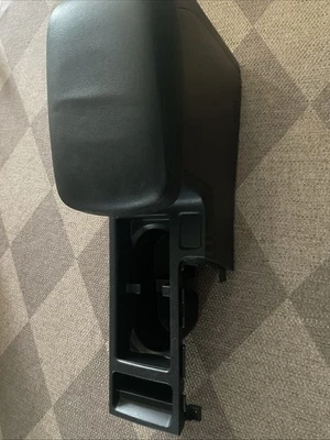 Subaru Crosstrek 2012-16 + Impreza reposabrazos central/portavasos, 66155FJ000 OEM.  82 Foto 1 de 4