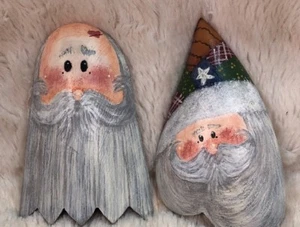 2 Handarbeit Weihnachtsmann Broschen Anstecknadel Tulpe Weihnachtsmann Herz Weihnachtsmann Holz - Bild 1 von 7