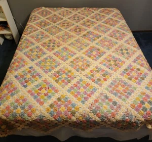 Antique Yo-Yo Quilt – 82″ x 96″ - Picture 1 of 11