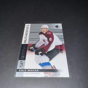 2019-20 SP Rookie Authentics Cale Makar 0718/1199 Rookie # 114 Ex - Picture 1 of 2