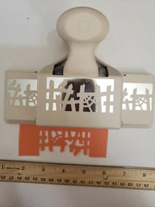 Martha Stewart Scrapbooking Paper Punch - Picture 1 of 4