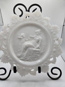 EAPG Vintage Westmoreland Cupid Psyche Milk Figural Relief Glass Plate 7" - Picture 1 of 4