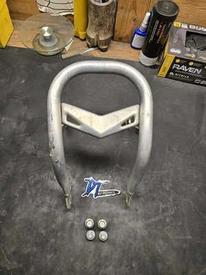 2006 Yamaha YFZ450 estoque de para-choque dianteiro OEM usado com parafusos 04-09 somente modelo carb - Imagem 1 de 4