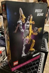 LEGO Fortnite Peely Bone Set di Costruzioni da Collezione, 77072, 1414 Pezzi, Età 18+ - Foto 1 di 1