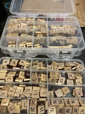 Azulejos de madera AUTÉNTICOS Scrabble, tostados con letras negras grabadas, individuales Foto 1 de 2