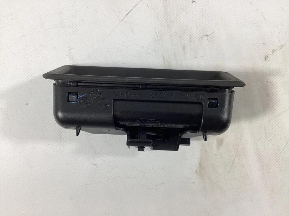 BMW 525I 2007-2011 interruptor de liberación de maletero/mango 7118158 OEM. Foto 1 de 4
