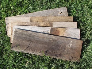 ON SALE! Reclaimed Old Fence Wood Boards - 4 Fence Boards 18" Weathered Planks - Picture 1 of 4