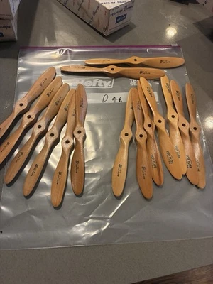 D. Gran Lote de Accesorios de Madera de Vuelo Superior para Modelo de Avión R/C Kit Motor Foto 1 de 4