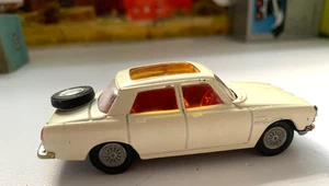 CORGI.1:43. VINTAGE. ROVER 2000 TC. SALOON. GATOS DE ORO. RUEDAS EXTRAÍBLES. - Imagen 1 de 13