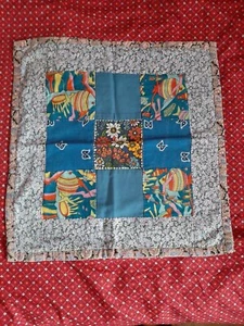 Patchwork Deckchen 33 cm  x 33cm  Handarbeit mehrfarbig Baumwolle neu France - Bild 1 von 4