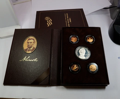 2009 US MINT | Lincoln Coin and Chronicles Set w/ OGP - No COA #42600L Cover