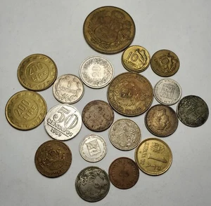 Lotto misto di 18 monete mondiali Messico, Perù, Italia, Bolivia, Spagna, Venezuela - Foto 1 di 4