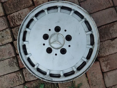 Llanta Mercedes-Benz 190 190D 190E 1984-1988 14" OEM 201400070  Foto 1 de 4