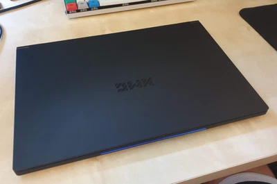 XMG FUSION 15 RTX 2070 Max-Q, Intel i7-9750H, 16GB RAM, 250 GB SSD - Bild 1 von 3