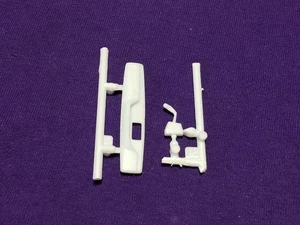 1970 Plymouth Cuda CONSOLE & PISTOL GRIP SHIFTER from Revell 1:25 Model kit 70 - Picture 1 of 9