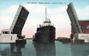 ALPENA MI SHIP IN NEW SECOND AVE DRAW BRIDGE 1941 VINTAGE LINEN POSTCARD 51524 T - Picture 1 of 2