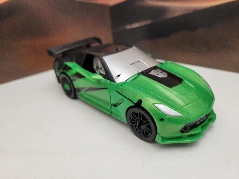 Transformers The Last Knight Premier Deluxe Crosshairs Figure Power Punchers Cover