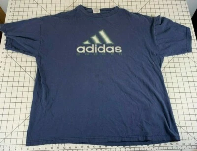 Camiseta deportiva de fútbol tenis Adidas grunge usada descolorida envejecida vintage de los 90  Foto 1 de 4