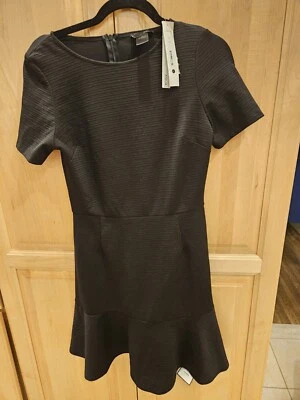 Bloomingdales Aqua 黑色连衣裙短袖全新带标签,尺寸 L — 第 1/4 张图片