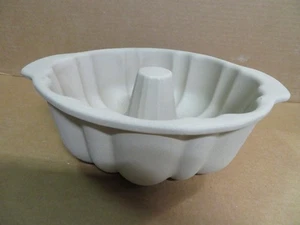 The Pampered Chef Family Heritage 10" geriffelte Steinzeug Bundt Kuchenform #1440   - Bild 1 von 9